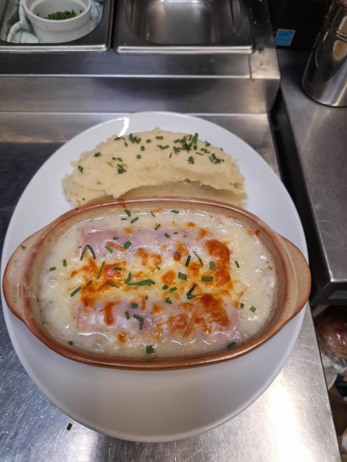 Brasserie & Logies De Pijl แมคเคอเลอ ภายนอก รูปภาพ